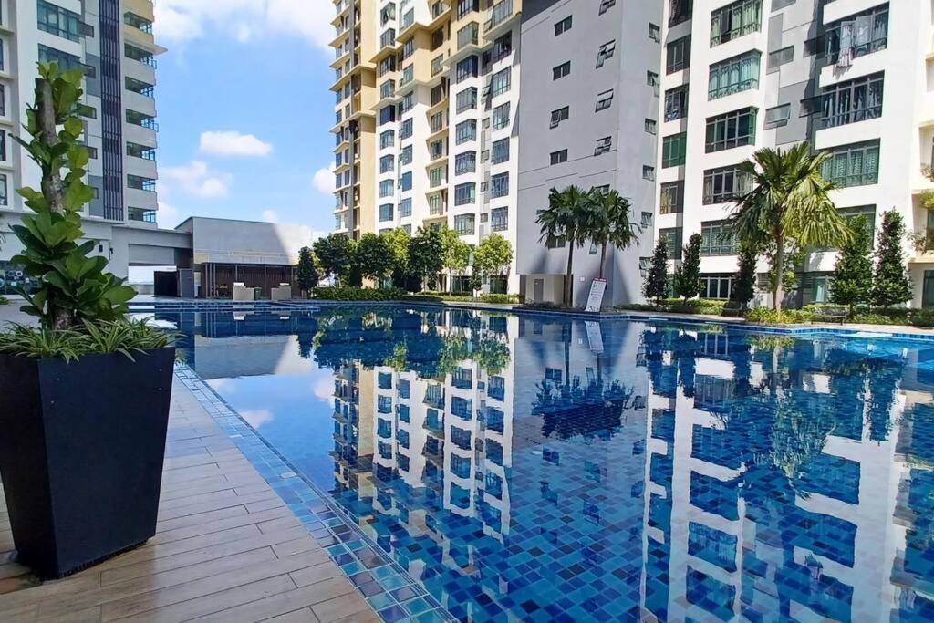Homestay Arc Cozyhome Austin Hills 4-5Pax Джохор-Бару Экстерьер фото