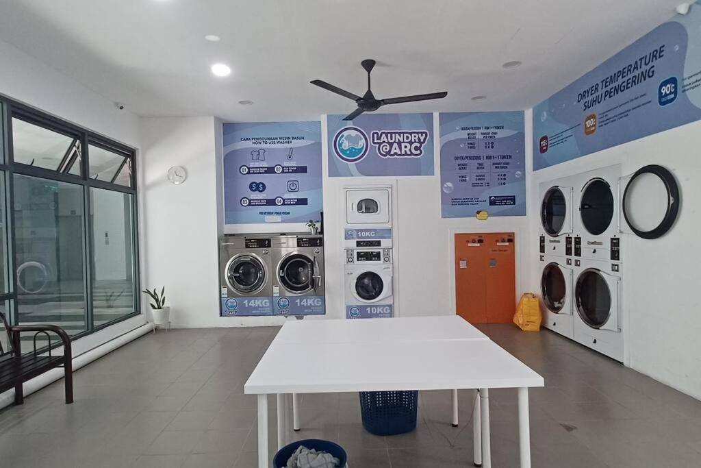 Homestay Arc Cozyhome Austin Hills 4-5Pax Джохор-Бару Экстерьер фото