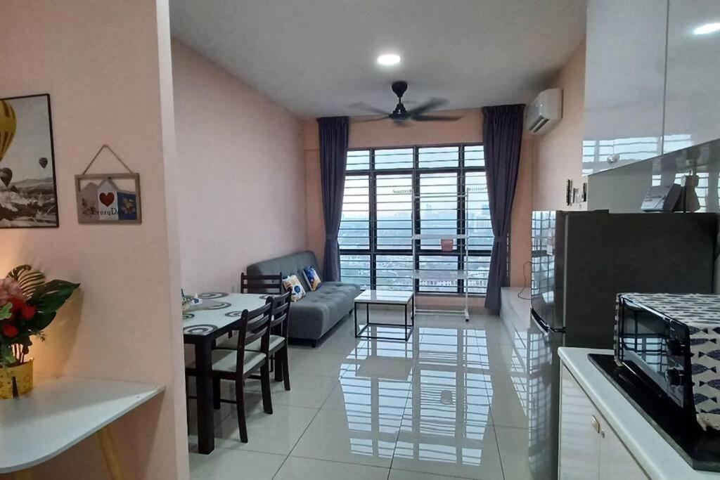 Homestay Arc Cozyhome Austin Hills 4-5Pax Джохор-Бару Экстерьер фото